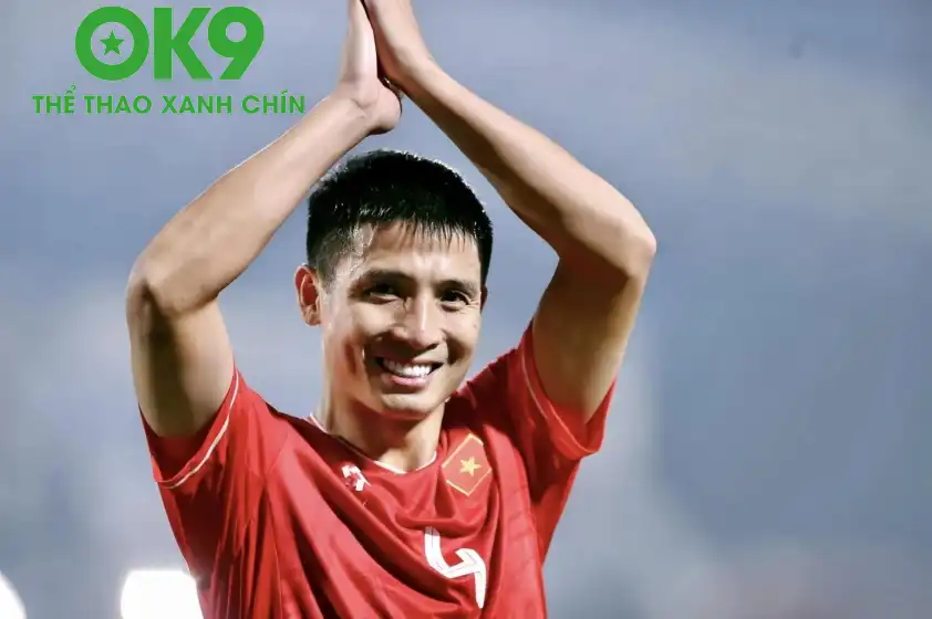 Trung vệ Bùi Tiến Dũng vắng mặt ở buổi tập đầu tiên của ĐT Việt Nam